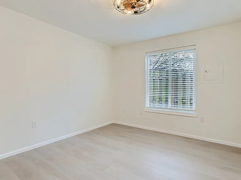 4612 NE Lombard St #3 — Photo 10