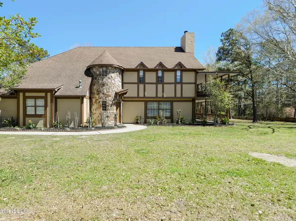 8900 Dana Rd, Biloxi, MS 39532