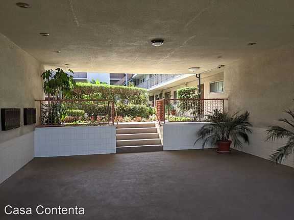 2nd image of 514 N Wilcox Ave #9