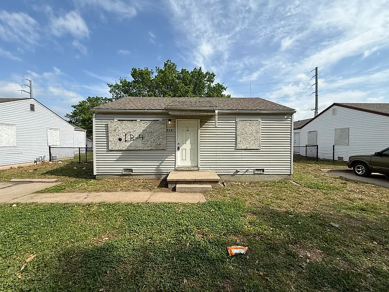 1514 E Arnold St — Photo 1
