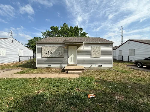 1526 E Arnold St Photo 1