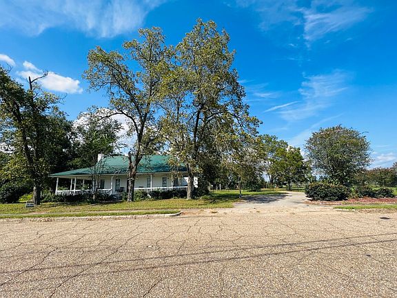 Downtown Newville Farmstead