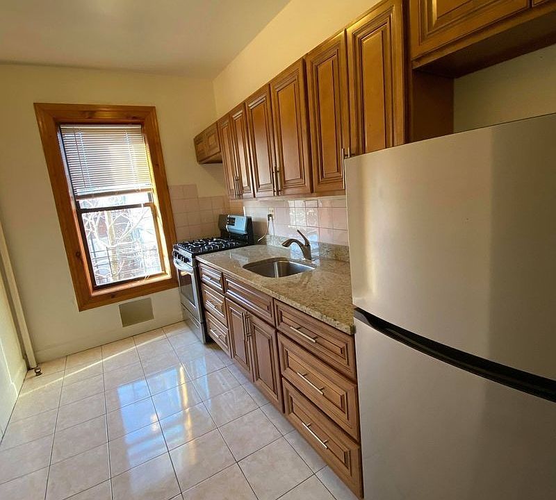 1st image of 247 Bay 17 St #3