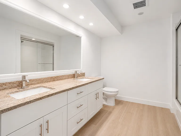 1301 SW 8th St — Photo 7