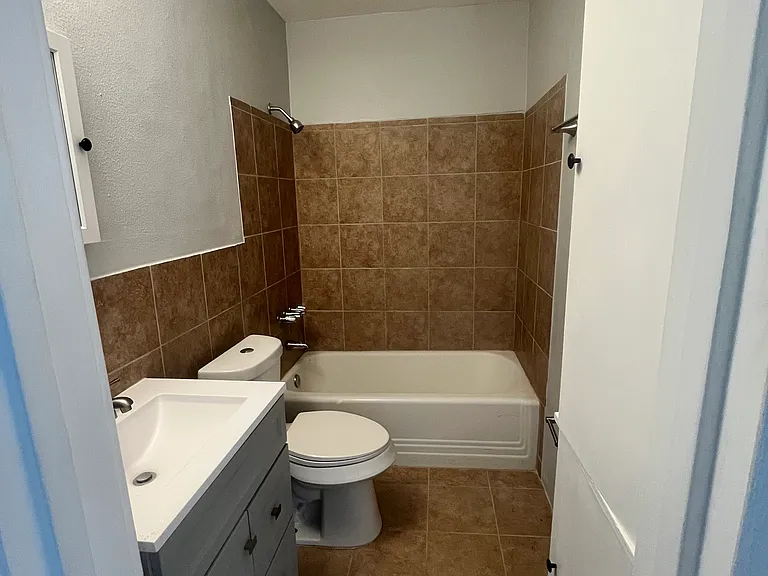 2316 Freeman St #2 — Photo 6