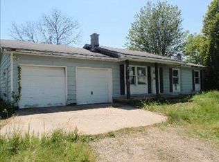 21383 Hampton Rd, Three Rivers, MI 49093