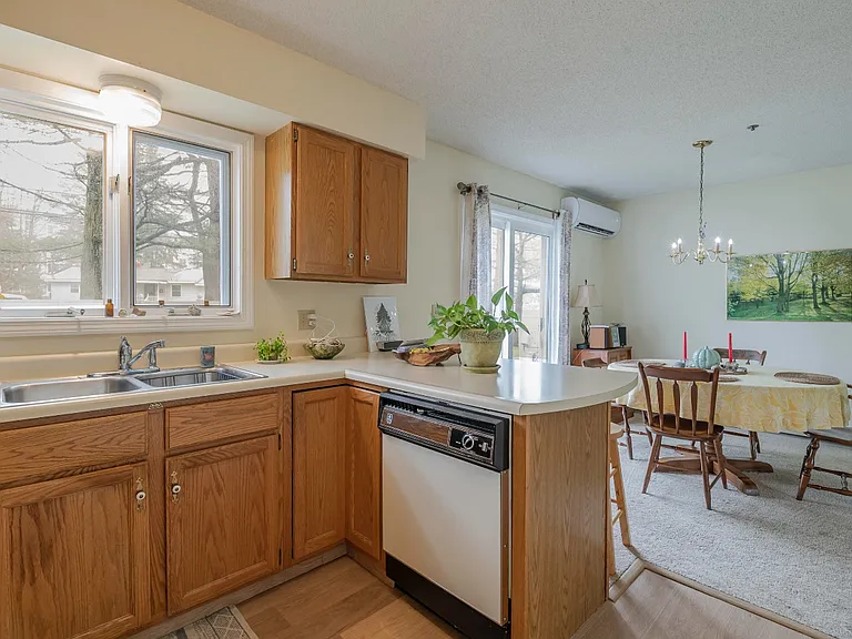 43 Pine Hill Dr #43 — Photo 4