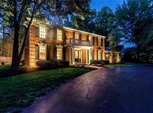 46 Frontenac Estates Dr, Saint Louis, MO 63131
