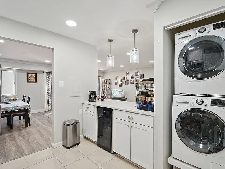 102 Monroe St #201 — Photo 21
