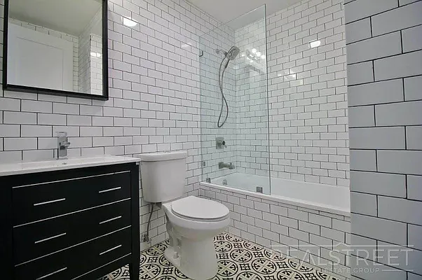 Rented by Real Street Inc | media 14