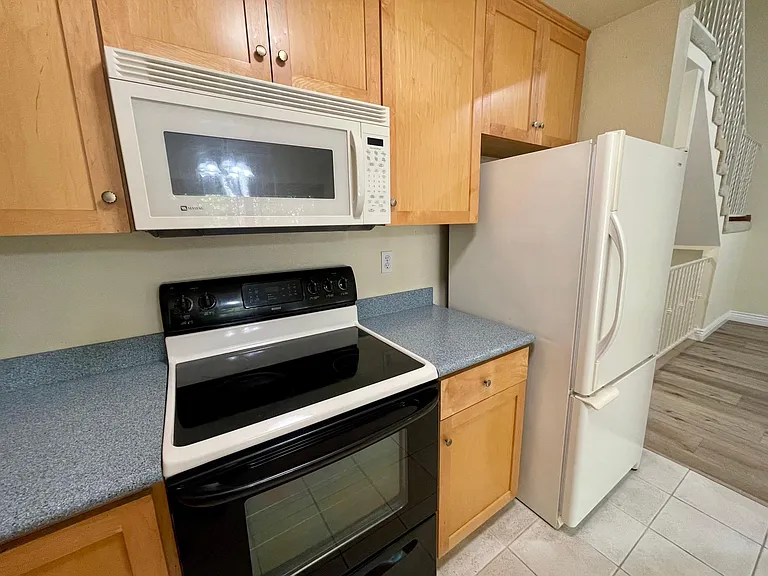 5470 Baltimore Dr #11 — Photo 6