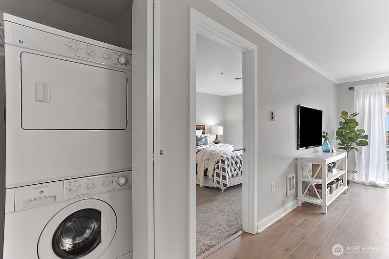 5th image of 321 10th Avenue S #604