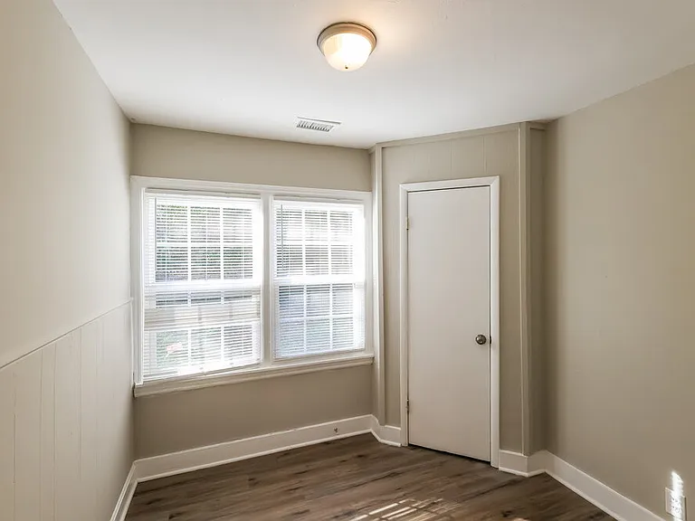 914 Park Pl — Photo 7