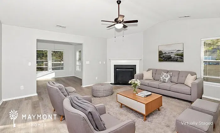 4 bed, 2.0 bath, 1954 sqft, $2,095 — Photo 4