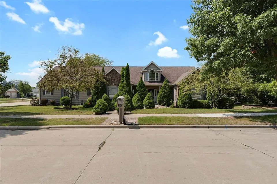 2401 Wendover Pl photo 1