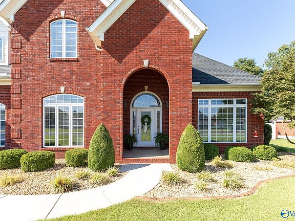 4th image of 180 Braxton Ct