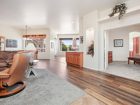 5th image of 815 S Golf View Drive
