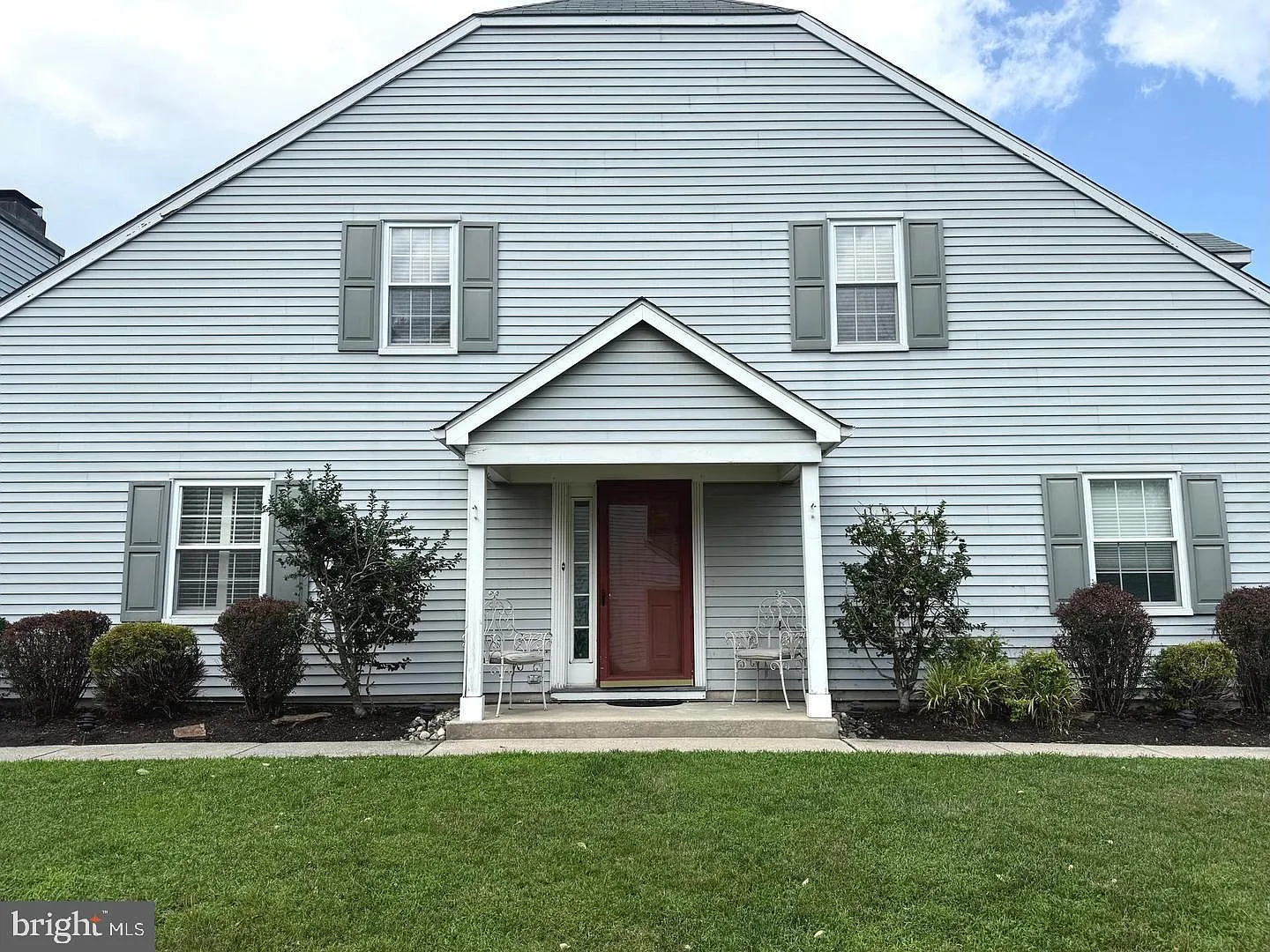 3 bed, 2.5 bath, 2015 sqft, $3,300 — Photo 3