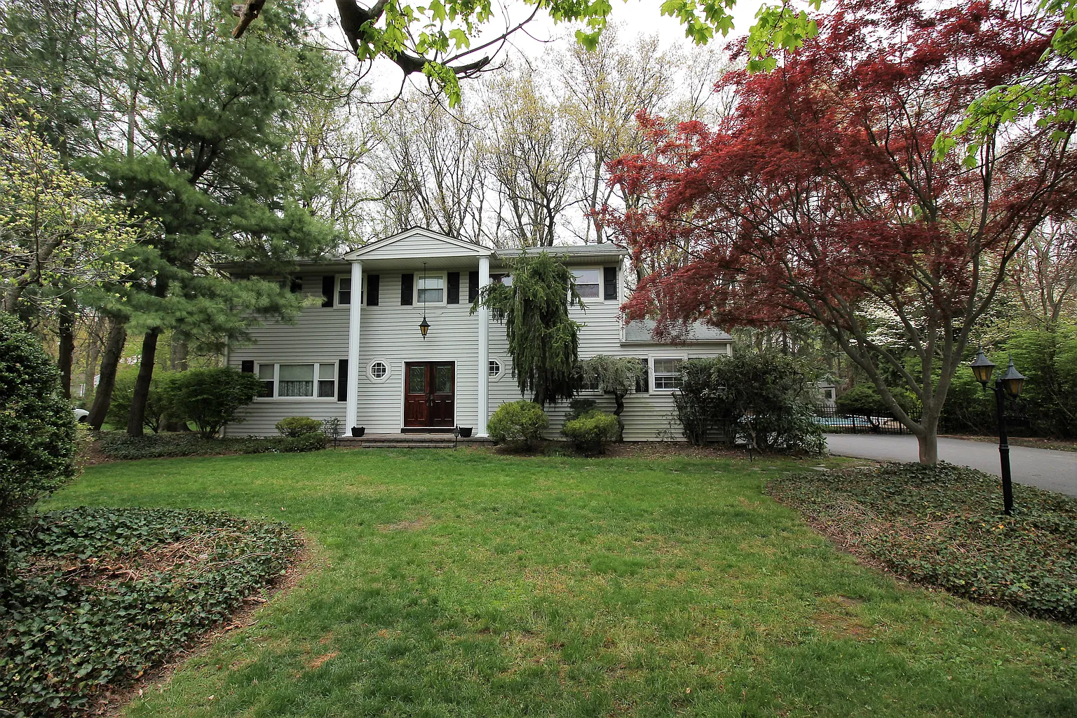 10 Bristol Ct photo 1