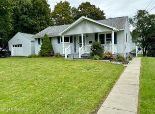 23 Woodrow Rd, Amsterdam, NY 12010