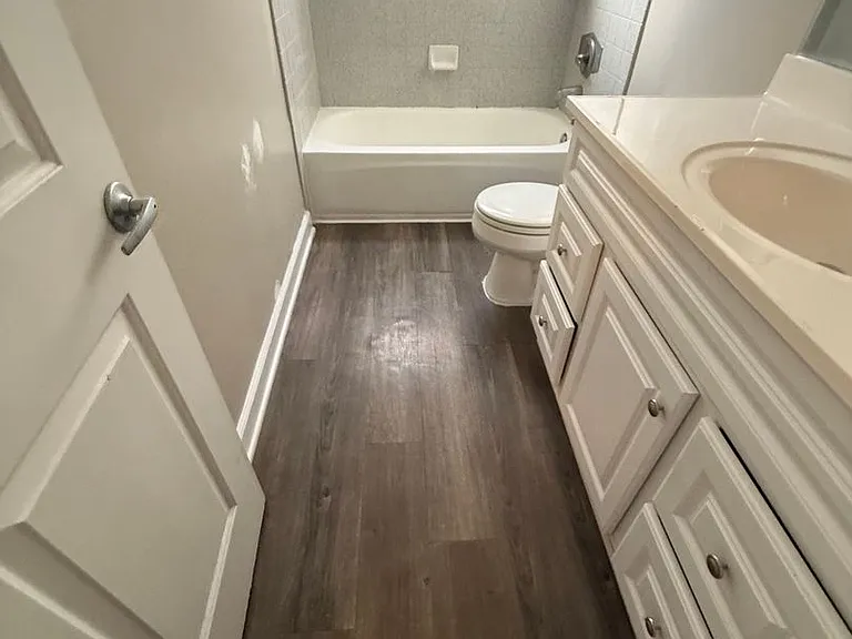 3946-3952 Iowa St — Photo 11