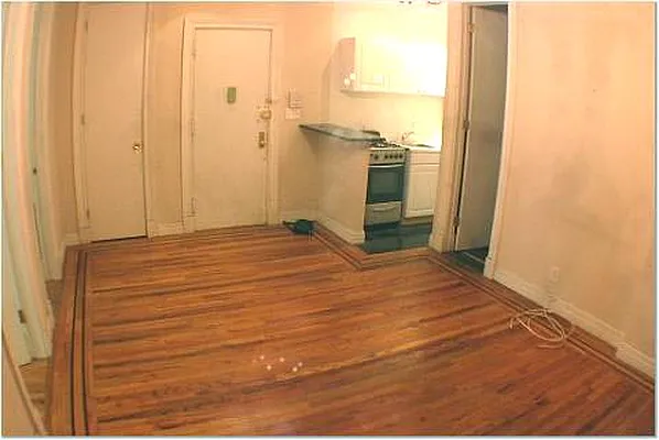 Rented by 4 Points Properties | media 15