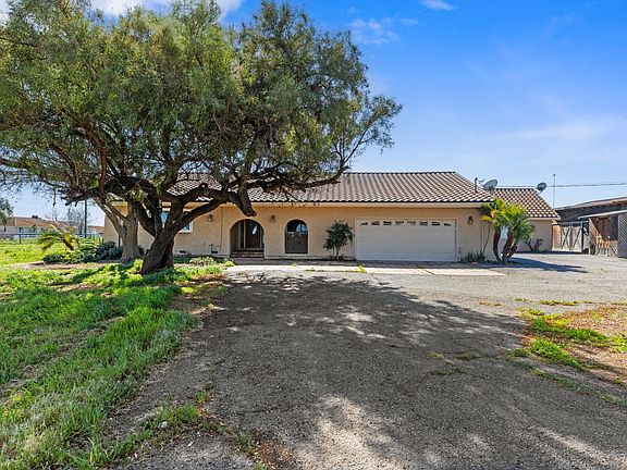 3rd image of 17500 Von Sosten Rd