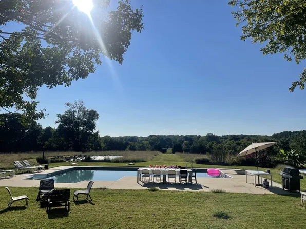 10611 & 10 Rougemont Rd, Bahama, NC 27503