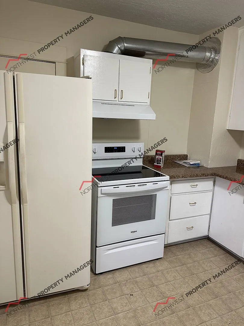 R298 | $1495 — Photo 4