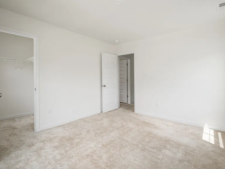18352 Palisades Ct — Photo 28