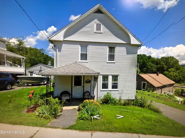 20 Summer St, Lee, MA 01238