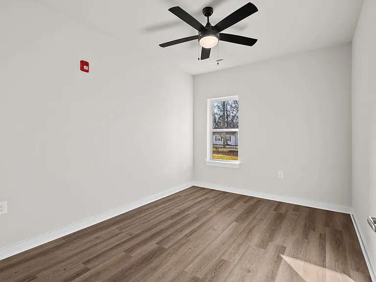 227 S 11th St #205 — Photo 35