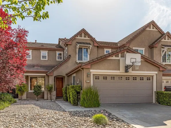 8810 Zinnia St, Gilroy, CA 95020