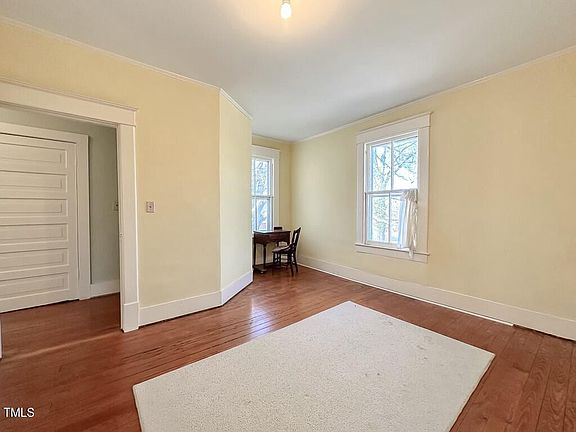 44th image of 302 Halifax St