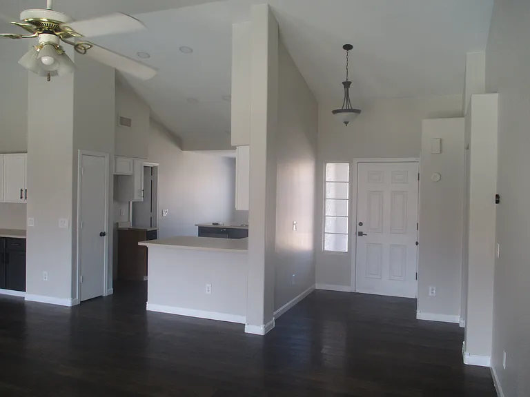 7727 W Eugie Ave — Photo 12