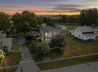 424 Commercial St, Strawberry Point, IA 52076