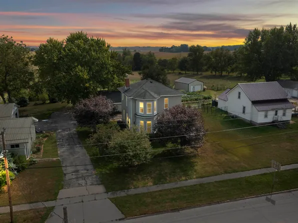 424 Commercial St, Strawberry Point, IA 52076