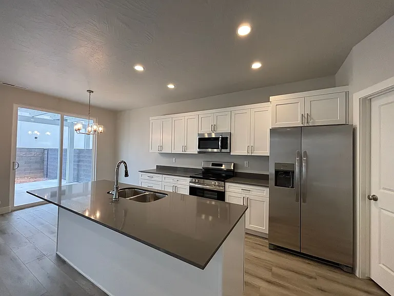 1085 S 4380 W — Photo 31