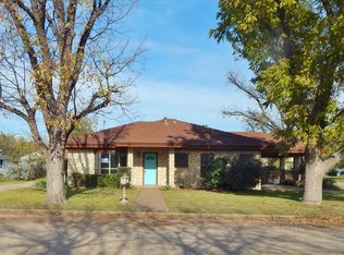 1000 N 9th St, Ballinger, TX 76821
