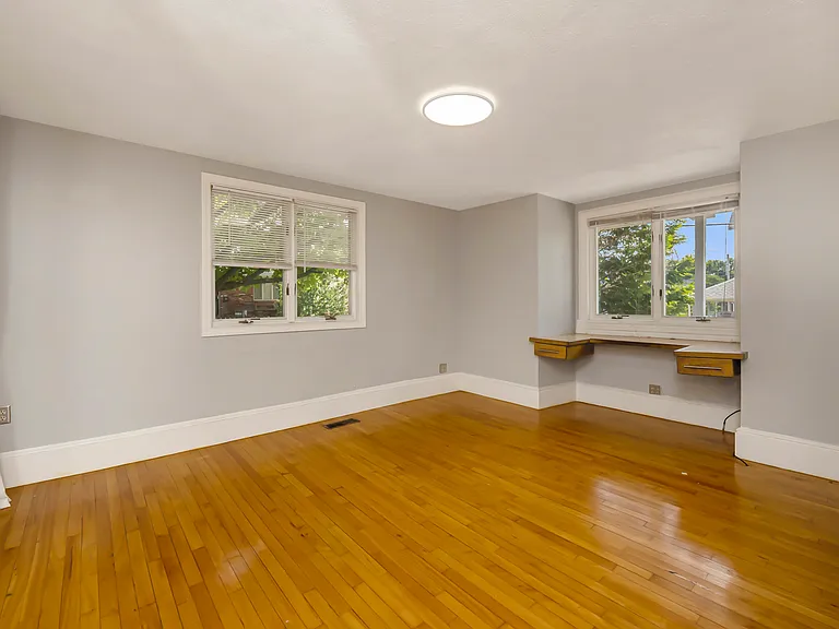 52 Barrett St #1 — Photo 4