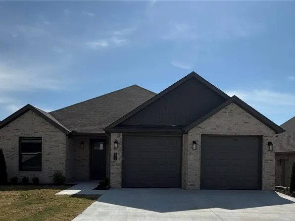 141 N Eagle Mountain St, Prairie Grove, AR 72753