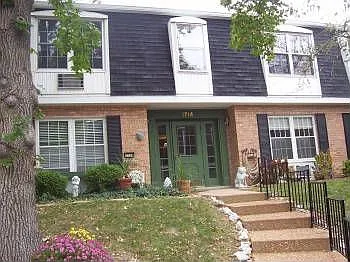 1714 Herault Pl APT B photo 1