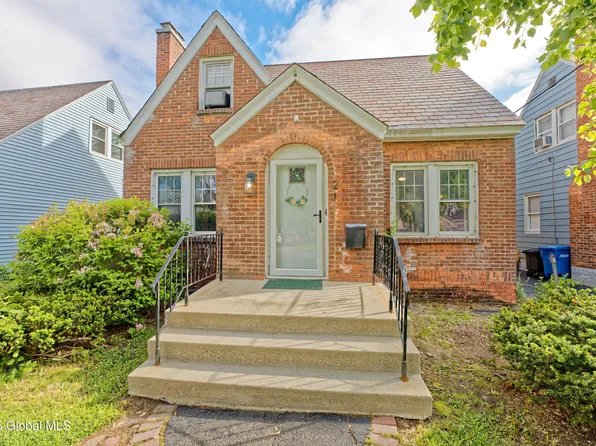 21 Fordham Court, Albany, NY 12209