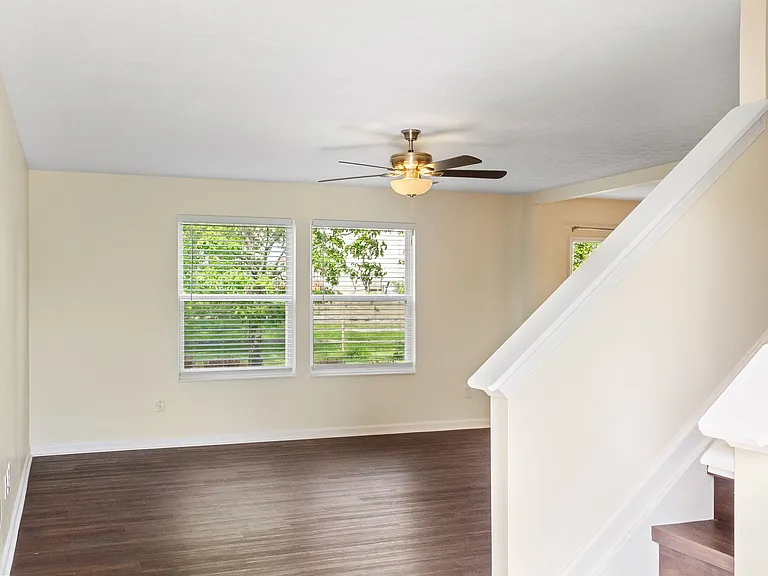 7694 Hillsdowne Cir — Photo 5