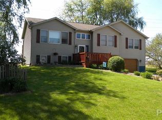 4435 S Lake Camelot Dr, Mapleton, IL 61547