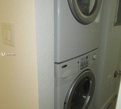 5th image of 1420 NE 33rd Ave #106-15
