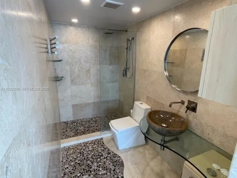 5313 Collins Ave #1004 — Photo 7