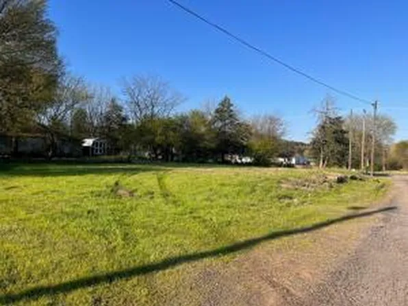 (undisclosed Address), London, AR 72847
