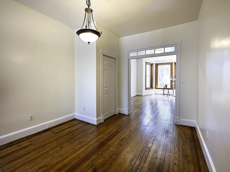 145 Thomas St NW — Photo 7