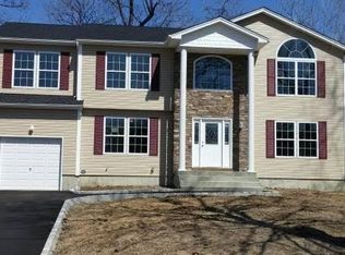 814 Tooker Ave, West Babylon, NY 11704